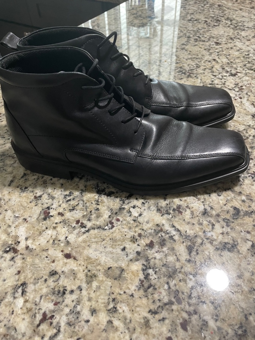 Ecco Black Leather Chukka Lace-Up Boots